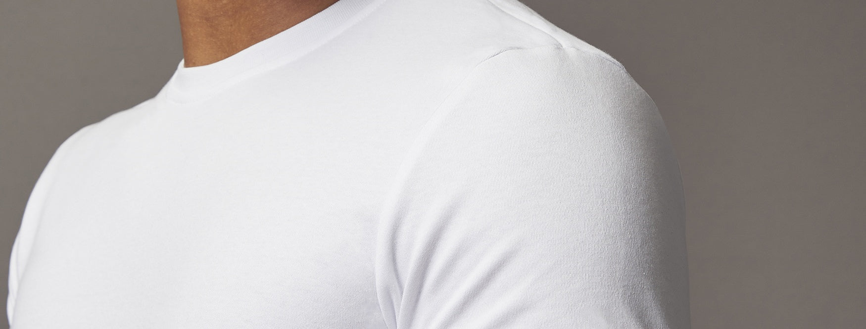 Heavyweight vs Lightweight T-Shirts: What’s The Difference? Which is Better? by Tapered Menswear