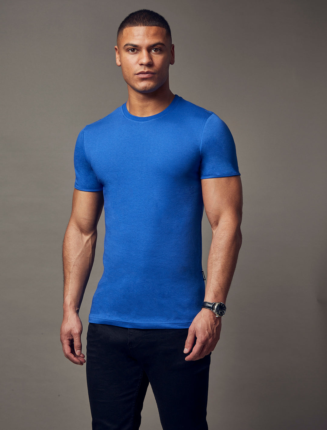 #colour_blue indigo blue tapered fit t-shirt by Tapered Menswear, showcasing the muscle fit design for a comfortable and well-sculpted appearance